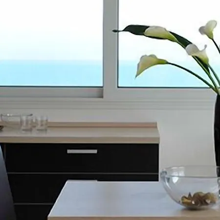 Ξενοδοχείο με διαμερίσματα Rubino Fogliano Marina